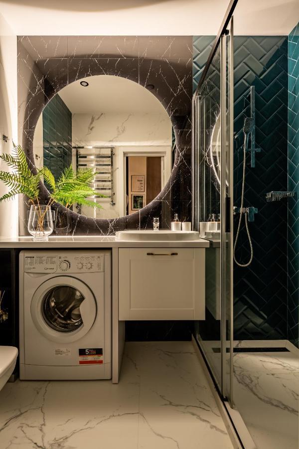 Emerald Lux Apartment. Liveinlviv Dış mekan fotoğraf